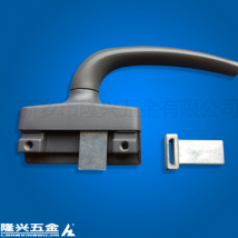 非歐標(biāo)外平開窗多點(diǎn)鎖插槽式中二點(diǎn)執(zhí)手